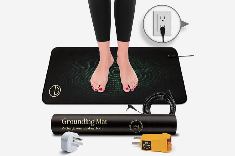 Grounding Mat for Desk Image of a Grounding Mat for Desk